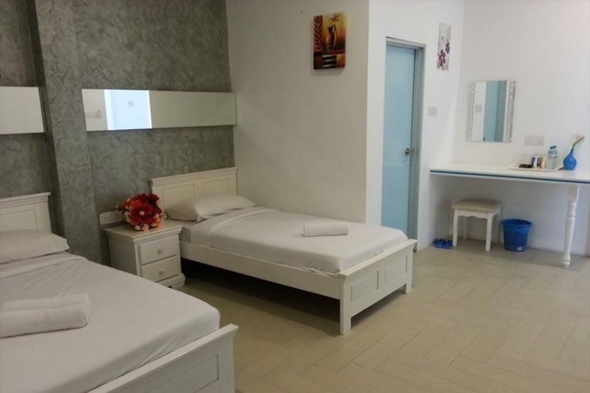 Family Room | Desk, iron/ironing board (on request), WiFi (free)