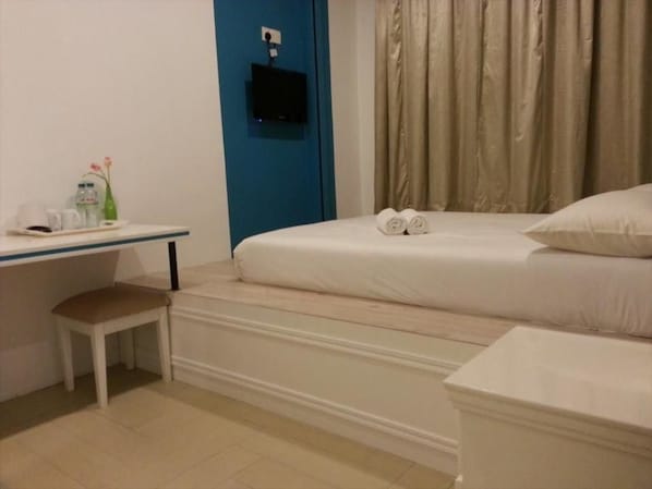 デラックス ダブルルーム | デスク、アイロン / アイロン台、WiFi (無料)