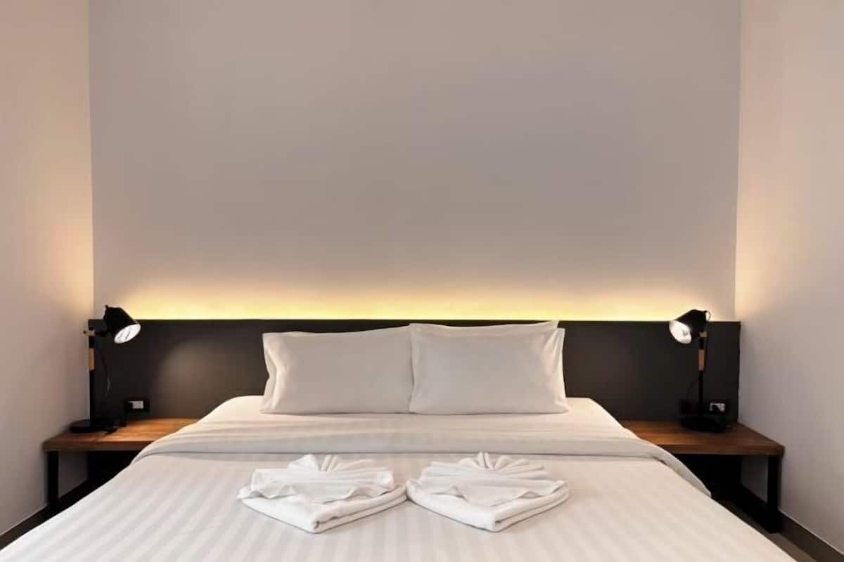 In-room safe, desk, blackout curtains, free WiFi