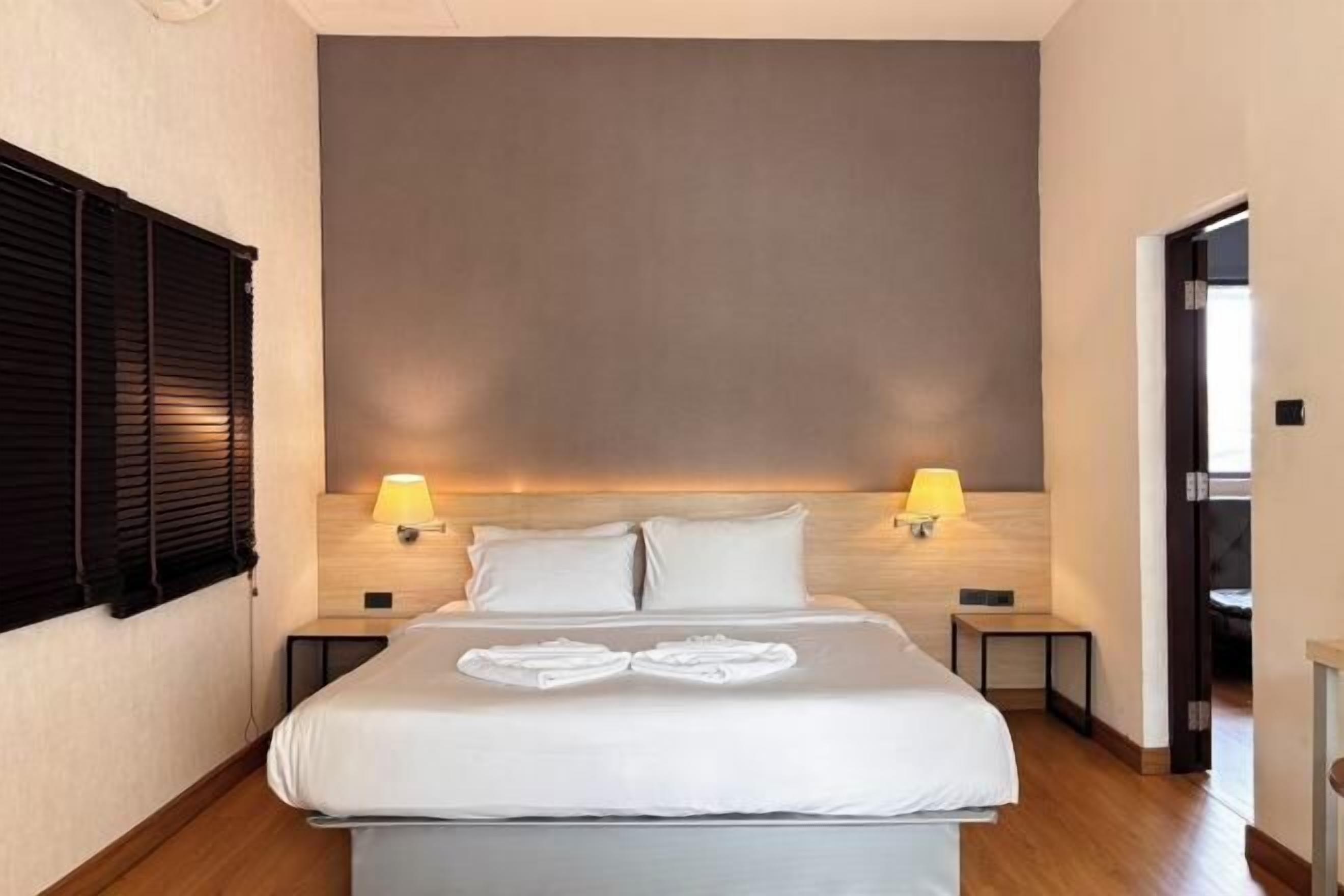 In-room safe, desk, blackout curtains, free WiFi