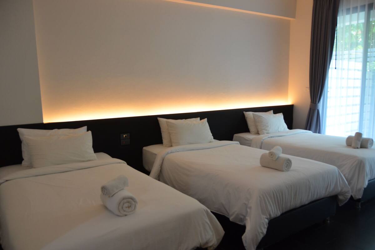 Standard Triple Room | In-room safe, desk, blackout drapes, WiFi (free)