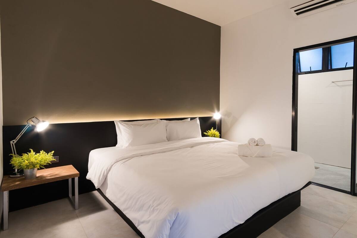 Small Double Room No Balcony | In-room safe, desk, blackout drapes, WiFi (free)