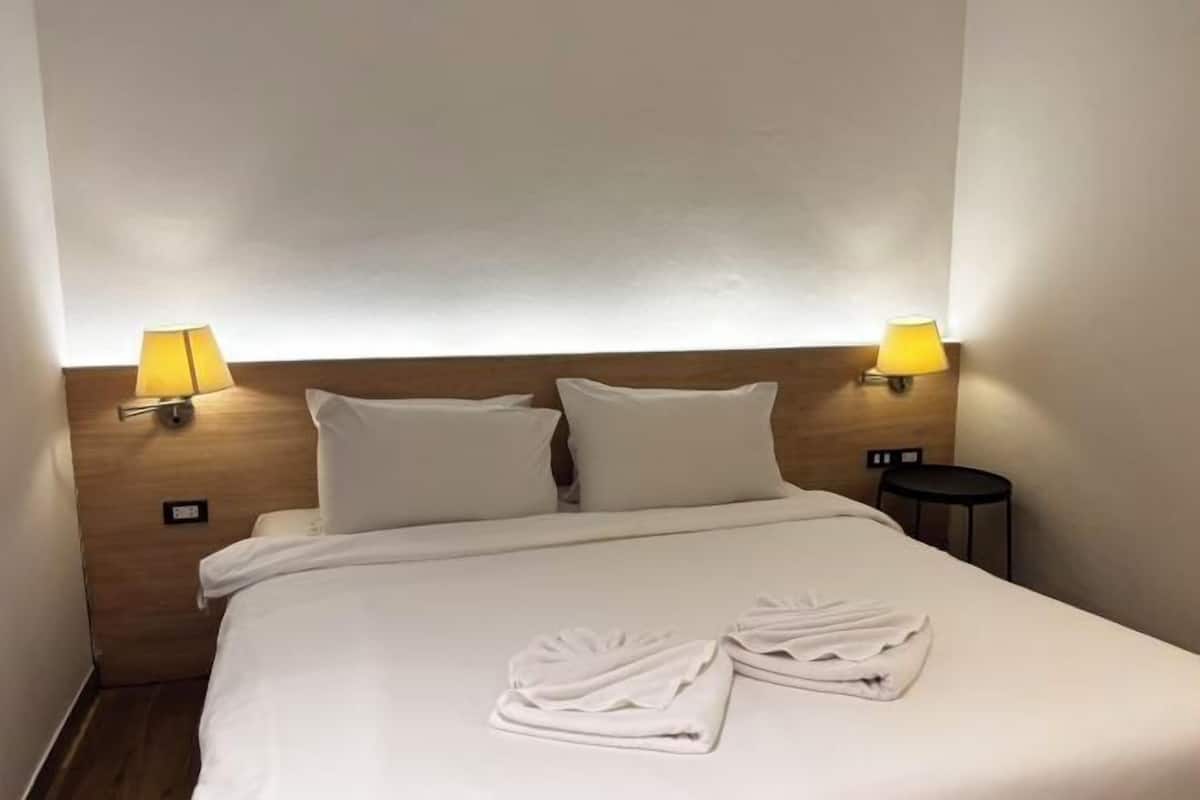 In-room safe, desk, blackout curtains, free WiFi