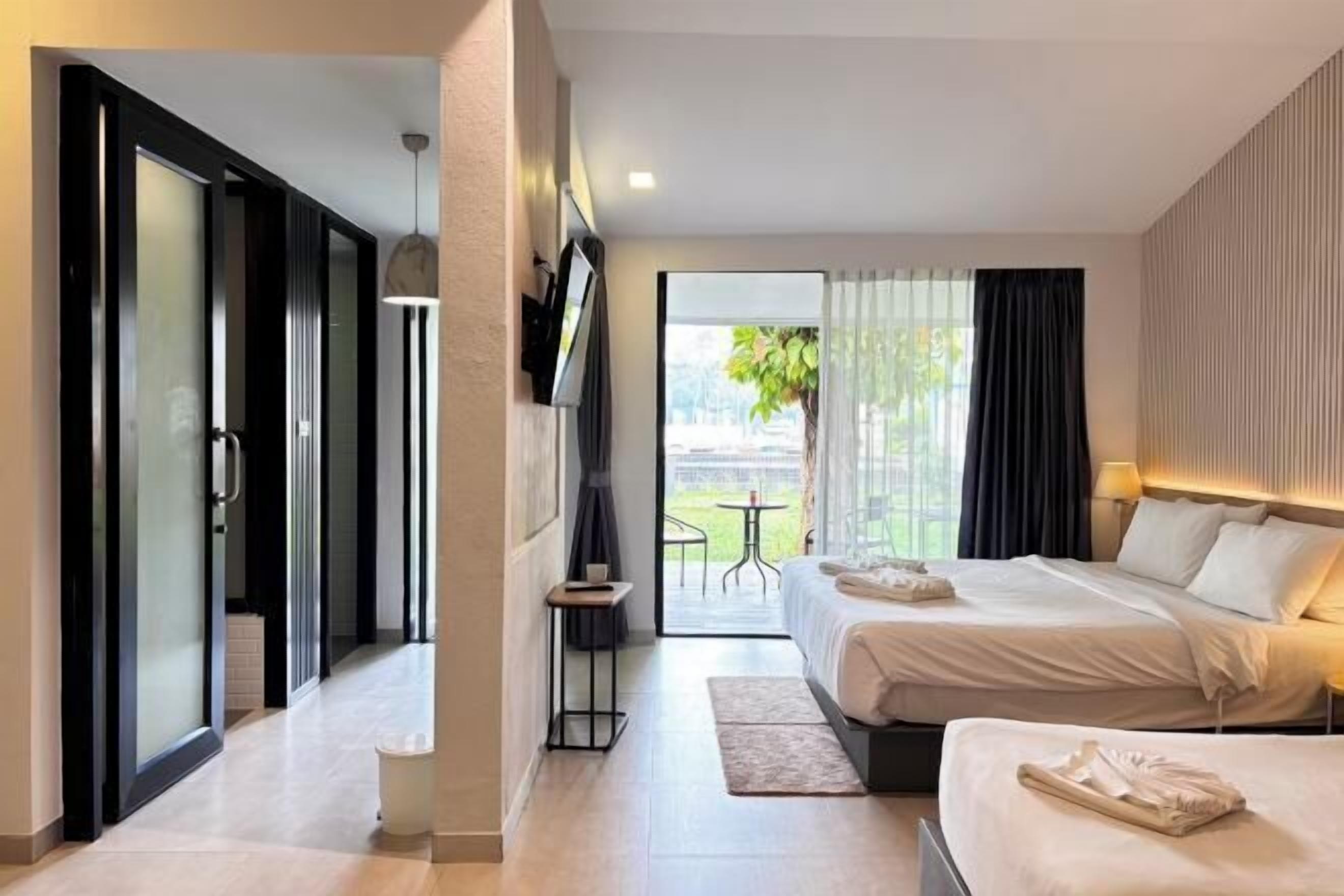 In-room safe, desk, blackout curtains, free WiFi