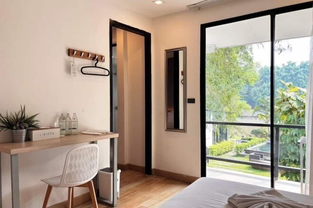 In-room safe, desk, blackout curtains, free WiFi