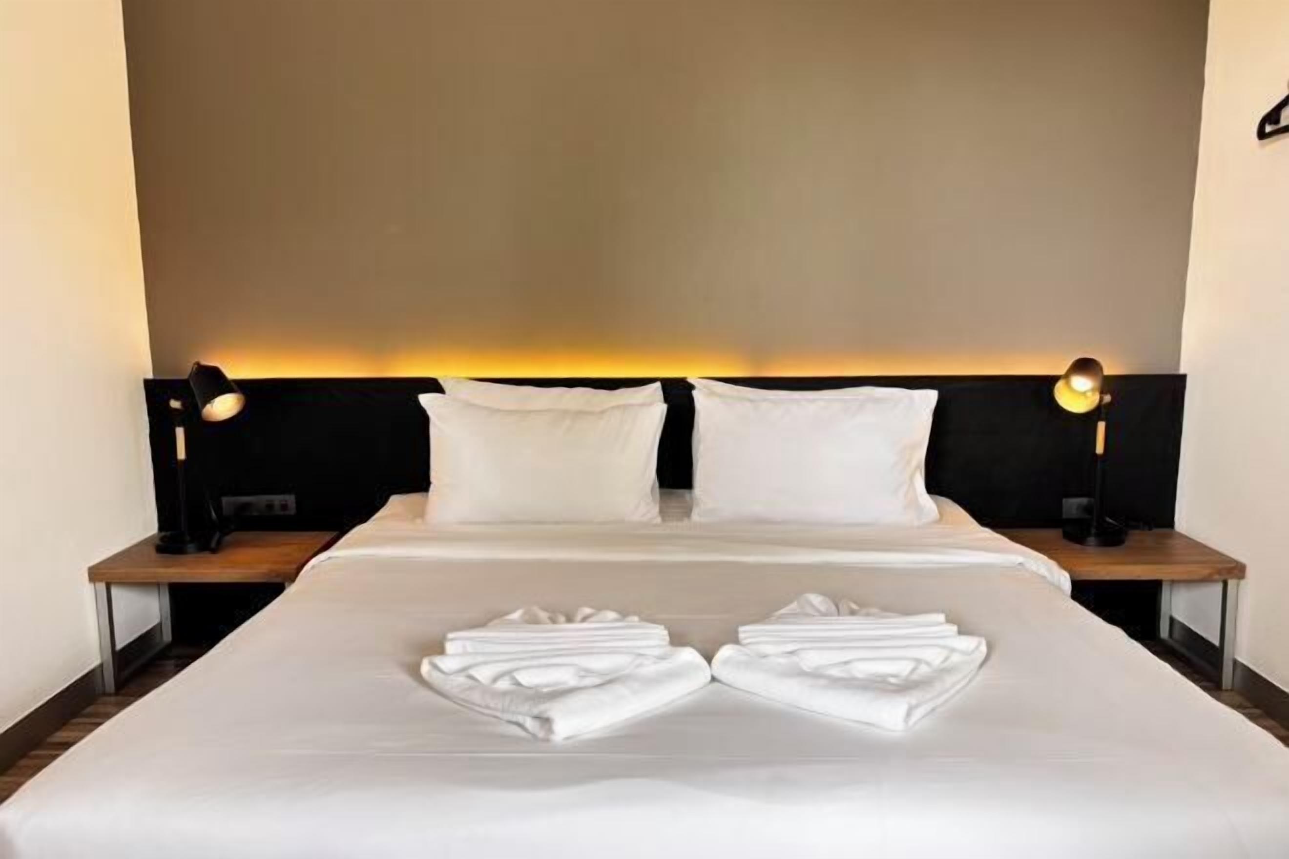 Caja de seguridad en la habitación, escritorio y cortinas blackout 