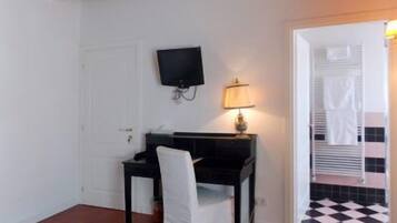 Double or Twin Room | Room amenity