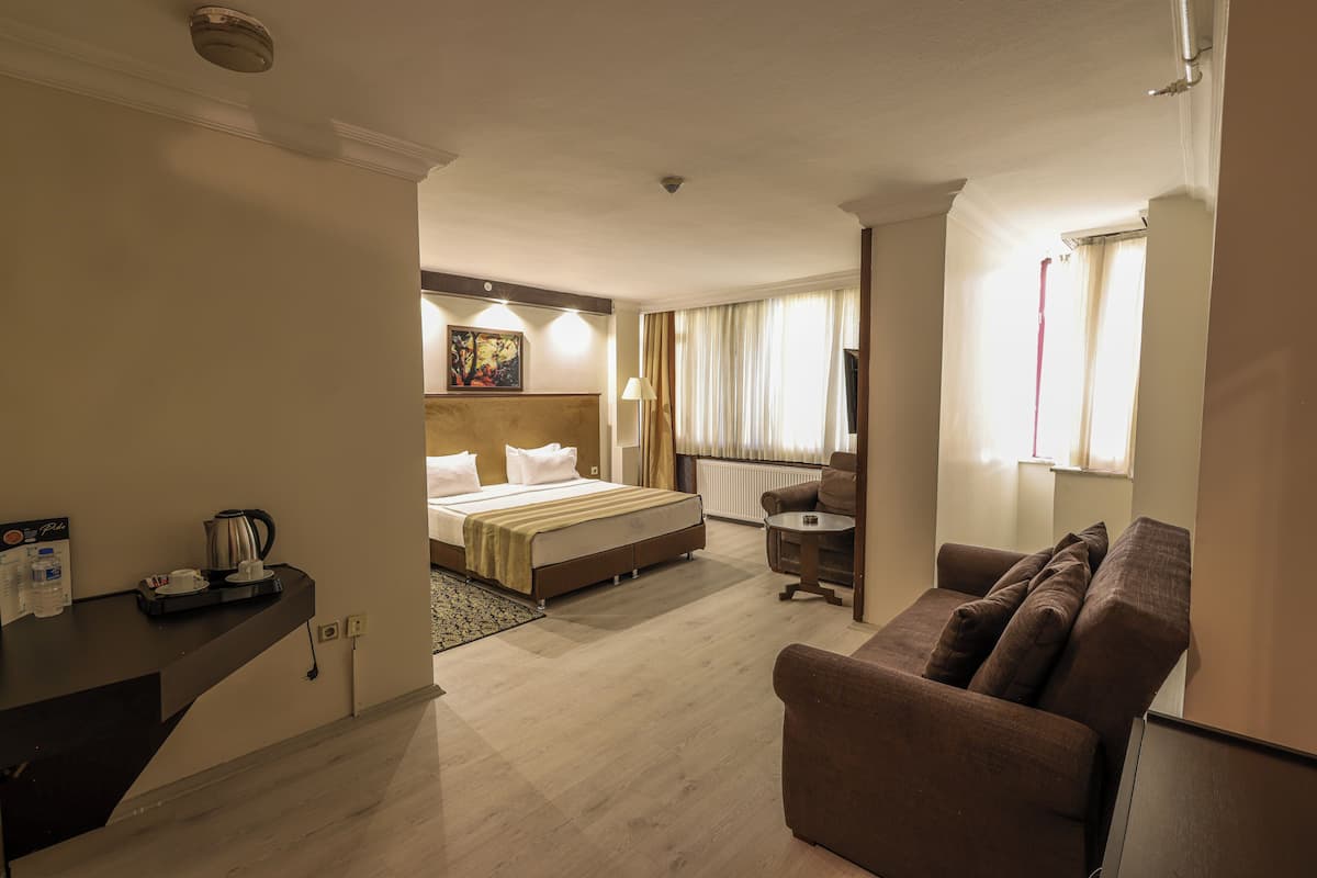 Quarto standard | Frigobar, cofres nos quartos, escrivaninha