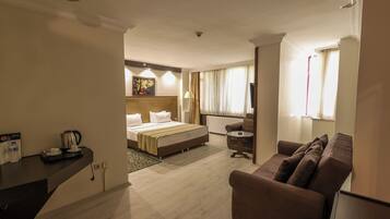 ห้องสแตนดาร์ด | มินิบาร์, ตู้นิรภัยในห้องพัก, โต๊ะทำงาน, เตียงเสริม/เปล