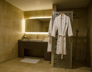 Standard Room | Bathroom | Shower, free toiletries, hair dryer, slippers - Hotel Tilmen (Gaziantep)