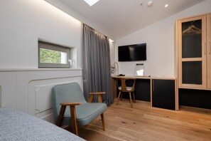 Minibar, in-room safe, desk, laptop workspace