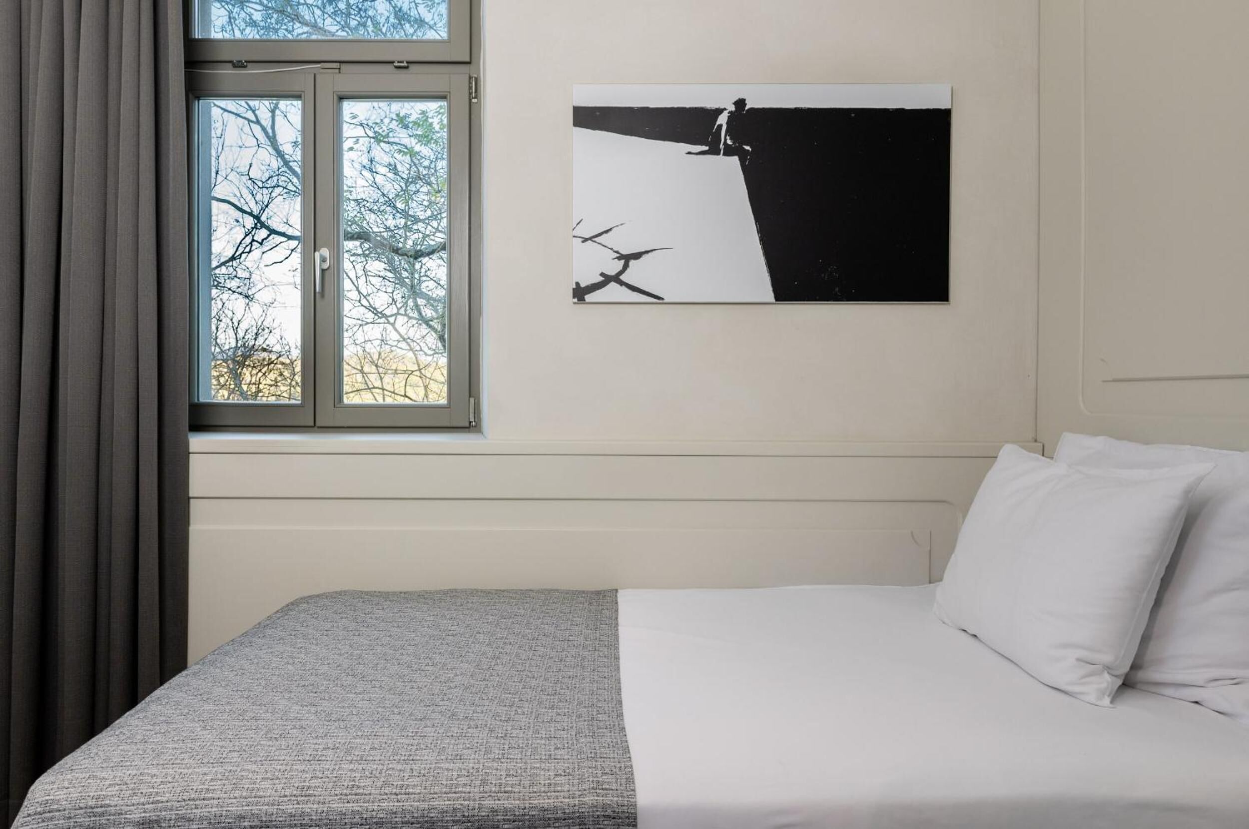 minibar, in-room safe, desk, laptop workspace