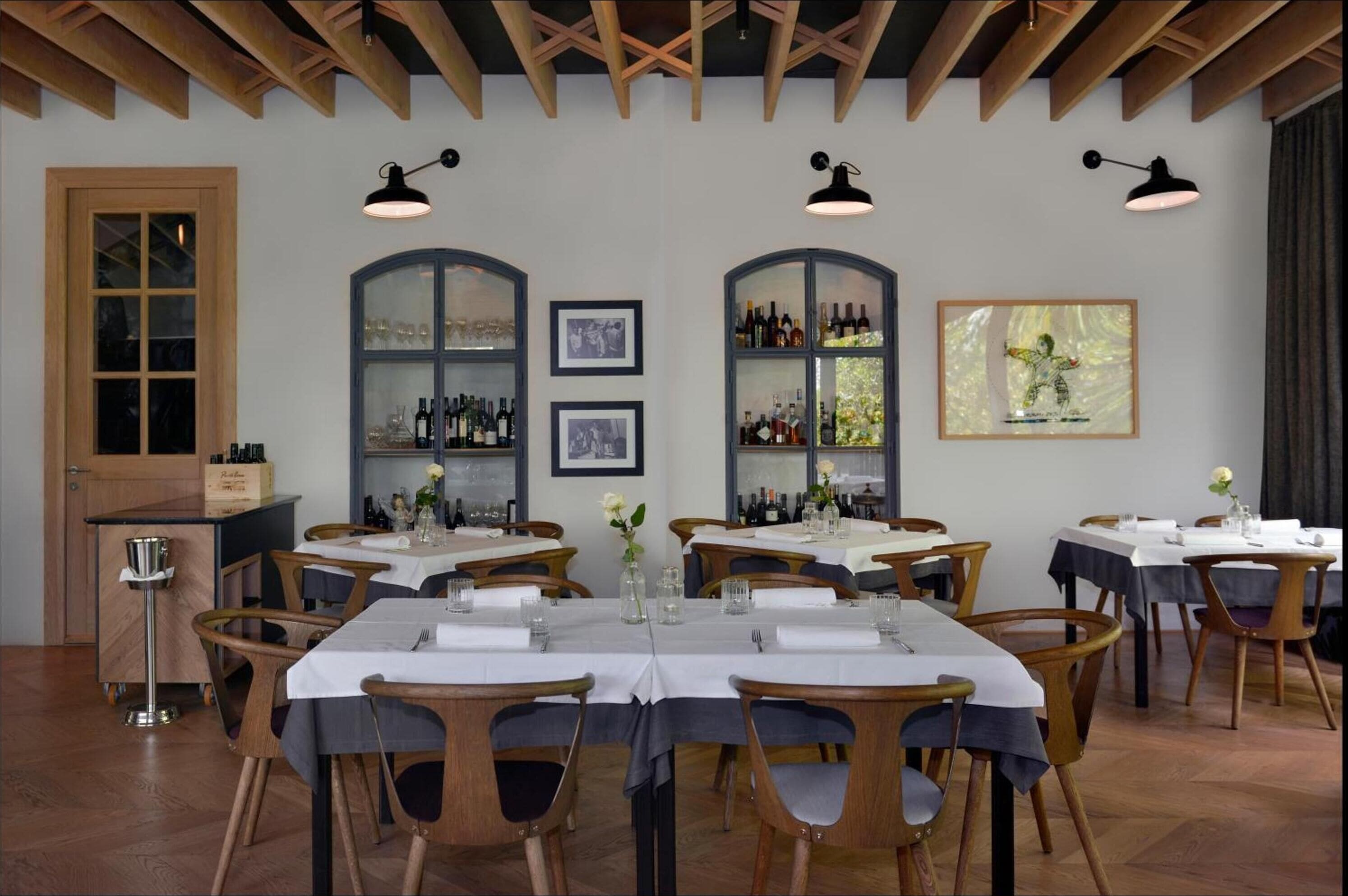 breakfast, lunch, dinner served; local and international cuisine