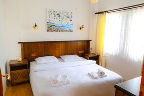 Minibar, iron/ironing board, free WiFi, bed sheets - Destina Suit Hotel (Bozcaada)