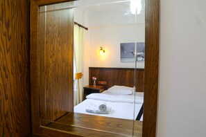 Suit Room 2 Person | 미니바, 다리미/다리미판, 무료 WiFi, 침대 시트