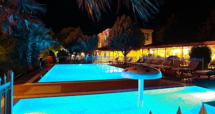 Destina Suit Hotel