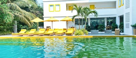 Outdoor pool, pool umbrellas