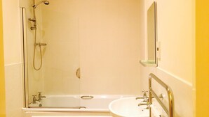 Bathroom - Birmingham Serviced Apartments- Jewellery Quarter (Birmingham)