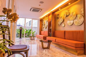 Front of property - The Signature Hotel Thapae (Chiang Mai)