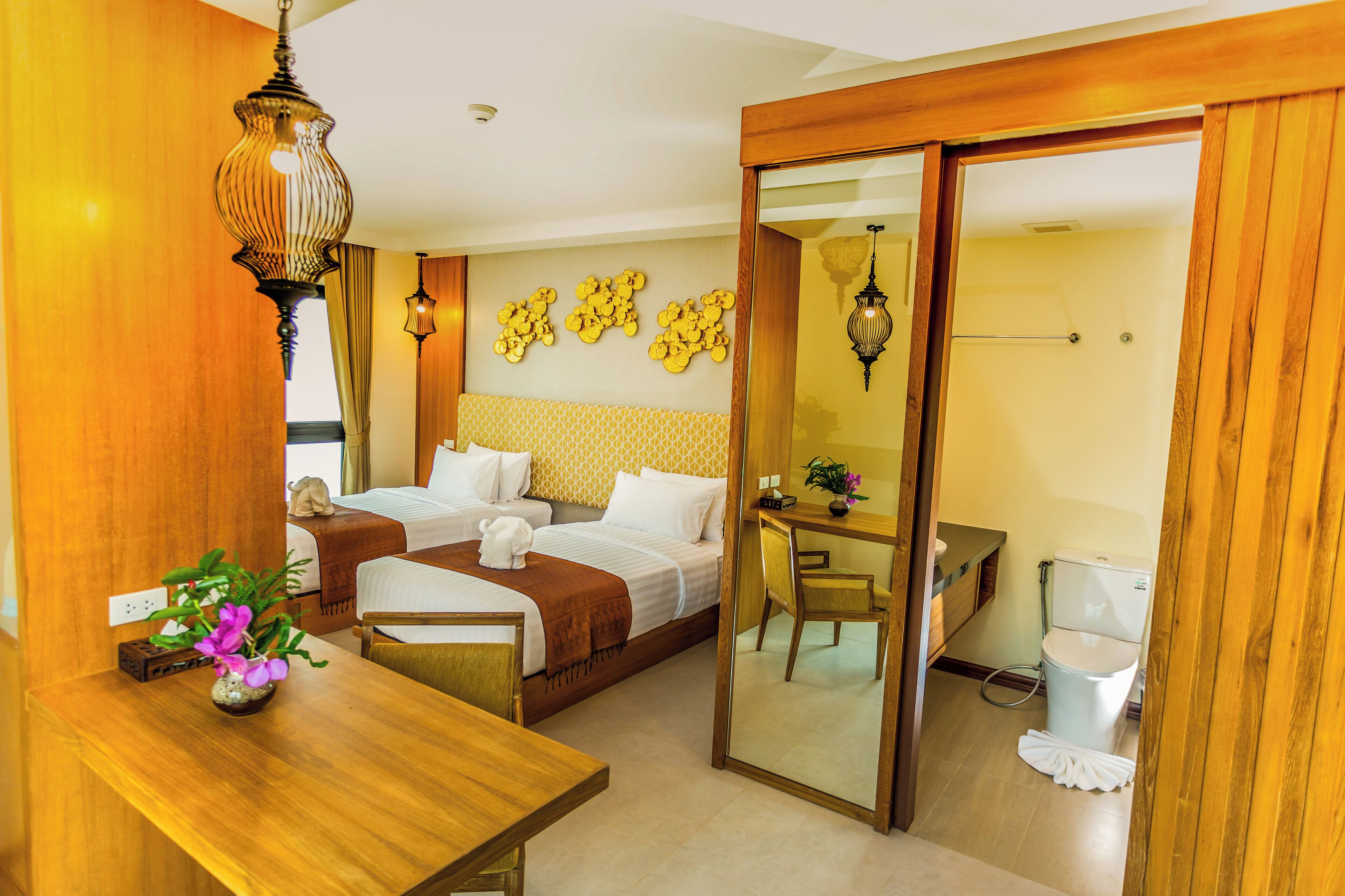 Premier Twin Room | Premium bedding, down comforters, in-room safe, individually decorated