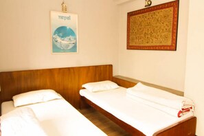 标准房 | 浴室 | 淋浴设施、免费洗浴用品、毛巾