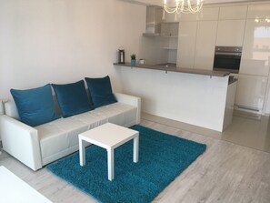 Deluxe-huoneisto (Bandurskiego 95) | Yksilöllisesti sisustettu, äänieristys, silitysrauta/-lauta