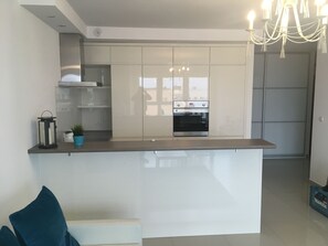 Deluxe-Apartment (Bandurskiego 95) | Eigene Kochnische | Kühlschrank, Ofen, Herdplatte, Espressomaschine