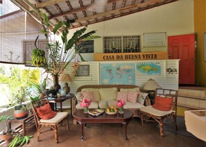 Lobby sitting area - Casa da Buena Vista (Mandeville)
