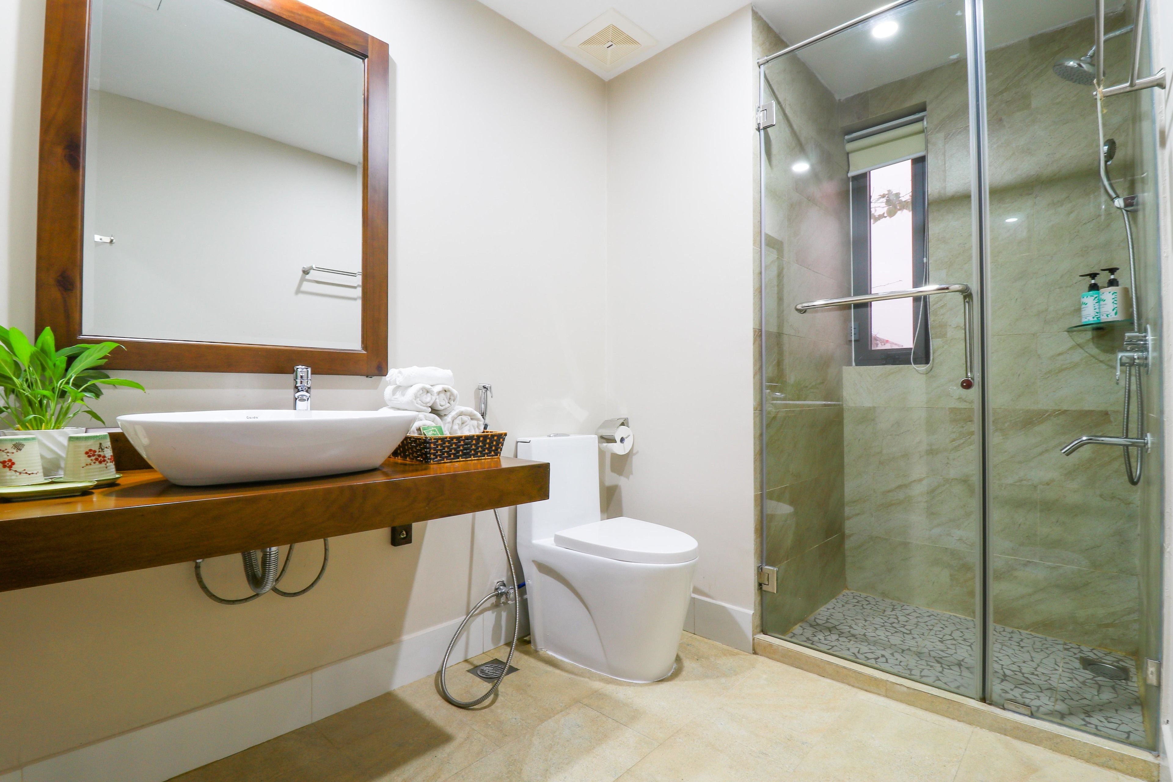 eco cosy with balcony | bathroom | shower, free toiletries, hair dryer, bathrobes