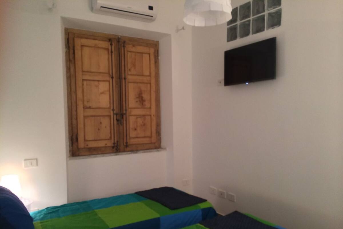 Standard Apartment, Multiple Bedrooms, Non Smoking, Kitchen | Down duvets, in-room safe, desk, laptop workspace