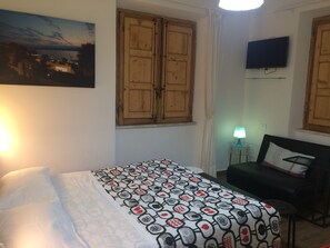 Standard Apartment, Multiple Bedrooms, Non Smoking, Kitchen | Down duvets, in-room safe, desk, laptop workspace