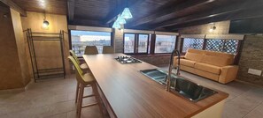 Panoramic Loft, 1 Bedroom | Living area