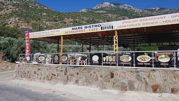 Café da manhã, almoço e jantar