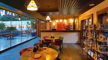 酒吧(店内)