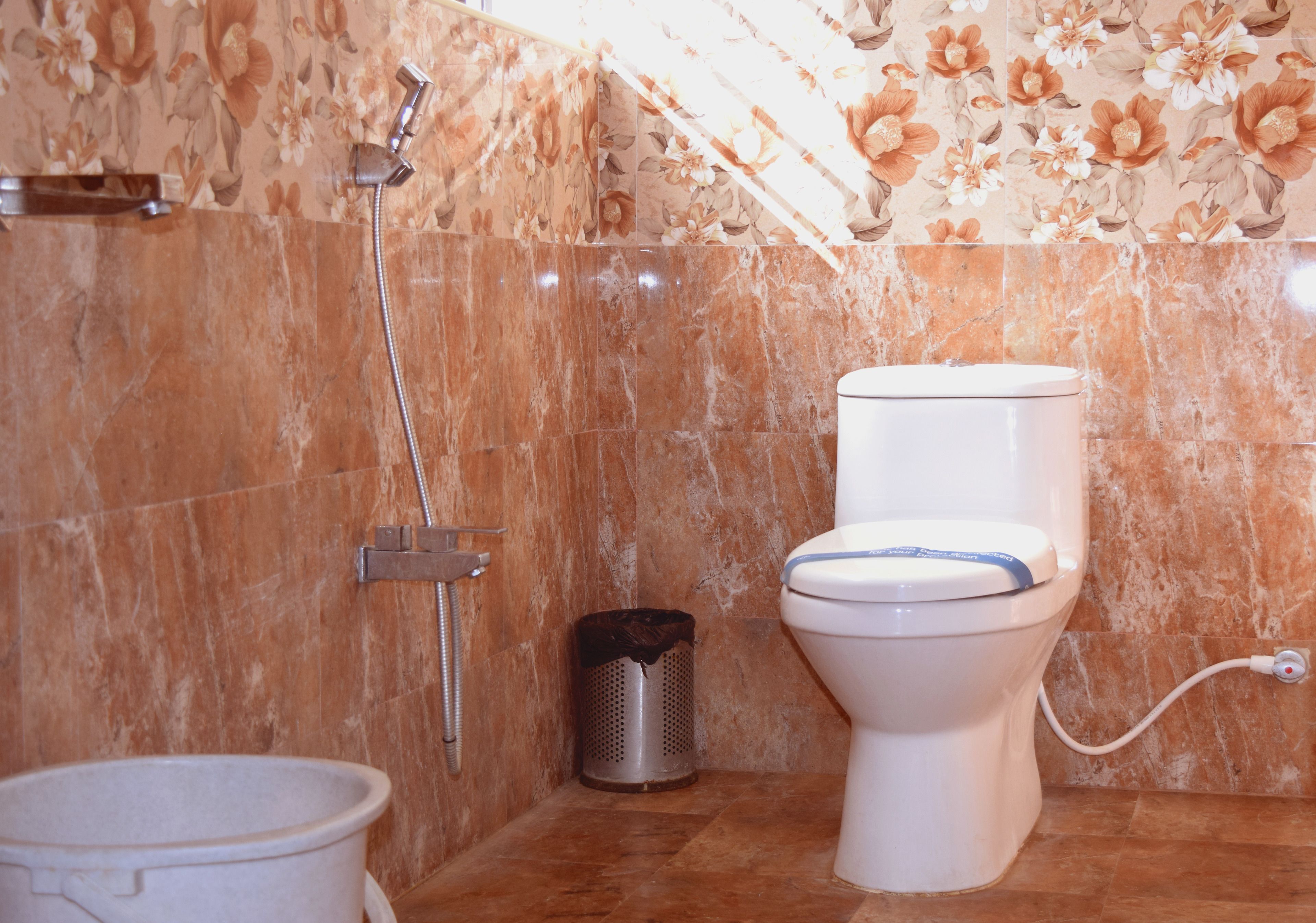 business twin room, 2 single beds | bathroom | shower, rainfall showerhead, designer toiletries, hair dryer