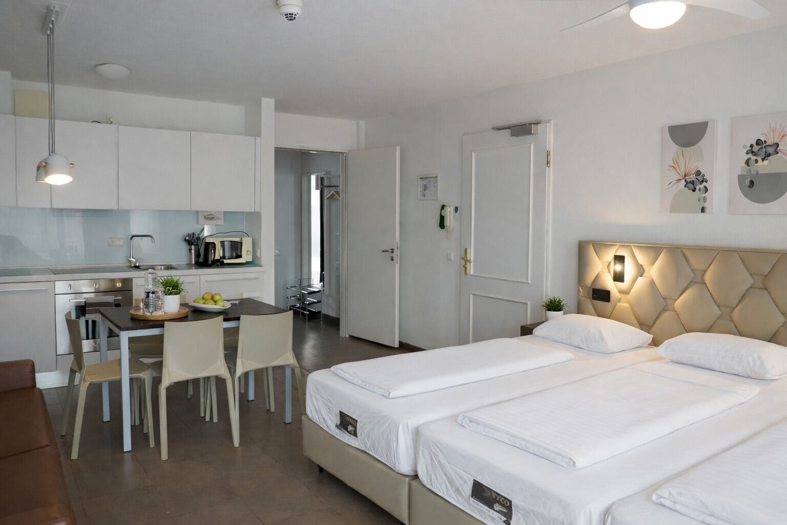 Apartamento estándar, 1 cama de matrimonio con sofá cama | Caja fuerte, sistema de insonorización, tabla de planchar con plancha