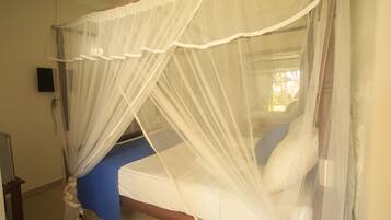 ์ํผ๋ฆฌ์ด ๋๋ธ๋ฃธ, ๋ฐ๋ค ์ ๋ง | ๊ฐ์ค์์ ๋ณด์ด๋ ์ ๋ง