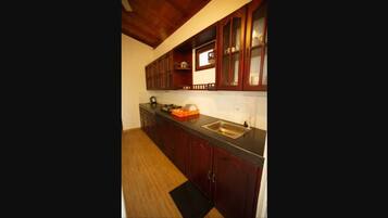 Family Villa, 3 Bedrooms, Sea View, Sea Facing | Private kitchenette