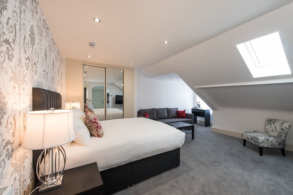 Luxury Suite, Bathtub