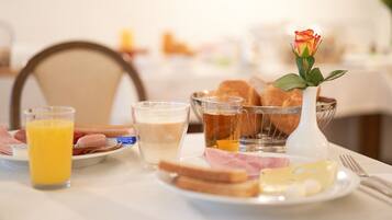 Daily buffet breakfast (EUR 12.5 per person)