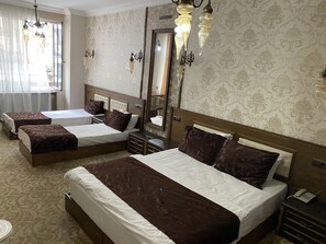 Chambre Quadruple Standard, balcon, vue ville