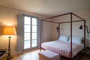 Deluxe Double Room, Garden View | Individually furnished, desk