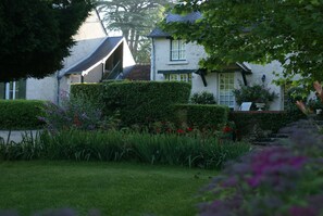 Property grounds - Le Beguinage (Cour-Cheverny)