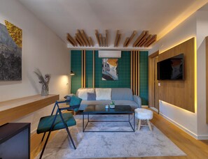 Superior Suite | Premium bedding, memory foam beds, minibar, individually decorated - Hotel Sinan Han (Mostar)