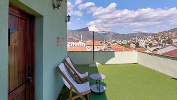 Romantic Room with OLD BRIDGE VIEW | Terrace/patio