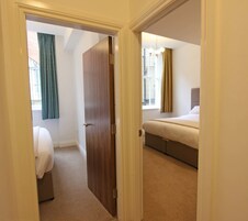 City Apartment, 2 Bedrooms | 1 bedroom, in-room safe, iron/ironing board, free WiFi