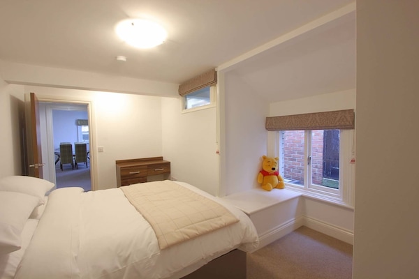 1 bedroom, in-room safe, iron/ironing board, free WiFi