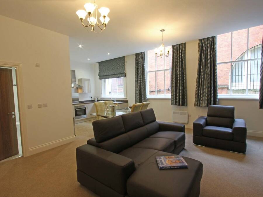 Apartamento urbano, 2 quartos | 1 quarto, cofres nos quartos, ferros/tábuas de passar roupa