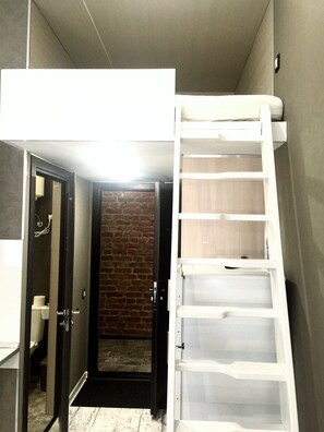 패밀리 듀플렉스 (  №2) | 객실 내 금고, 각각 다른 스타일의 인테리어, 책상, 노트북 작업 공간