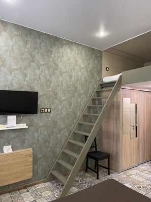 패밀리 듀플렉스 (  №4) | 객실 내 금고, 각각 다른 스타일의 인테리어, 책상, 노트북 작업 공간